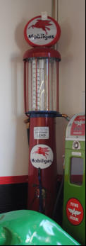 1930's MOBILGAS. RED & DARK BLUE, TALL VISIBLE WAYNE WITH GLOBE. NEW RESTORATION. 10ft. $4800